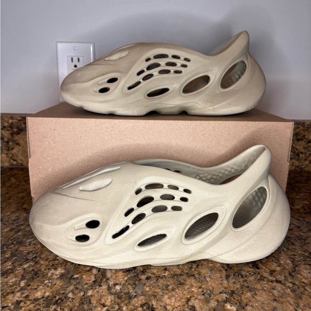 Yeezy foam runners stone salt